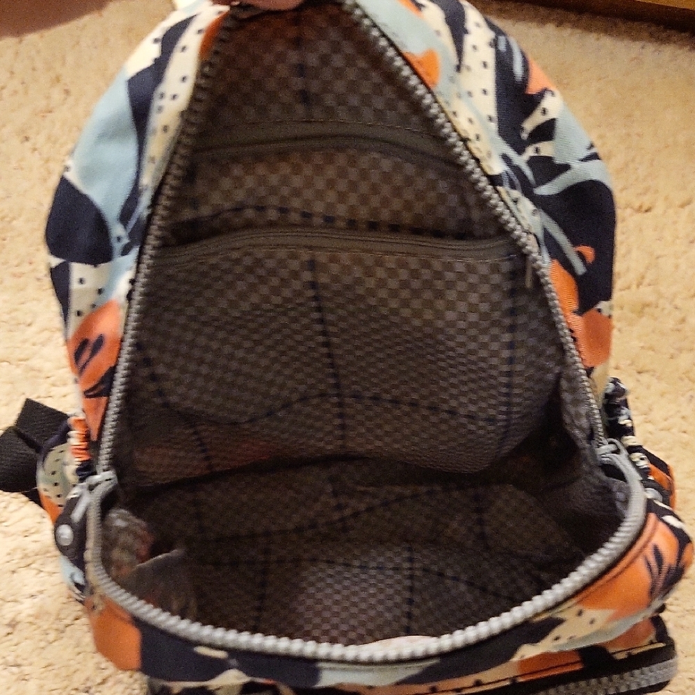 Floral Patterned Backpack - Picture 7 of 12